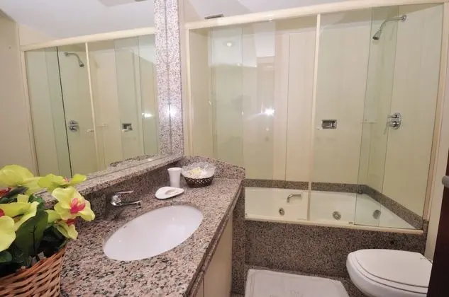 Luxo com 2 Camas de Solteiro
