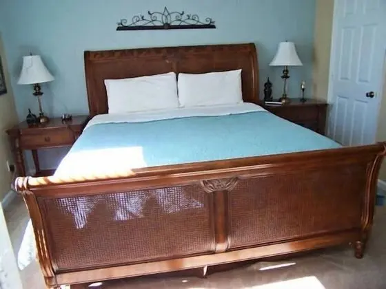 Ev (The Windsor Hills IHR 3076)