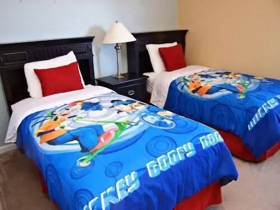 Ev (The Windsor Hills IHR 3076)