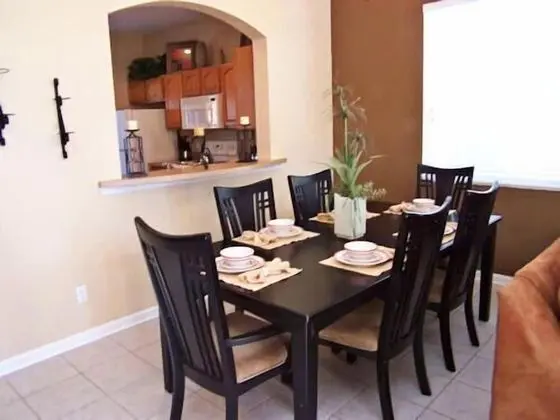 Ev (The Windsor Hills IHR 3076)