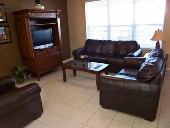 Ev (The Windsor Hills IHR 3076)