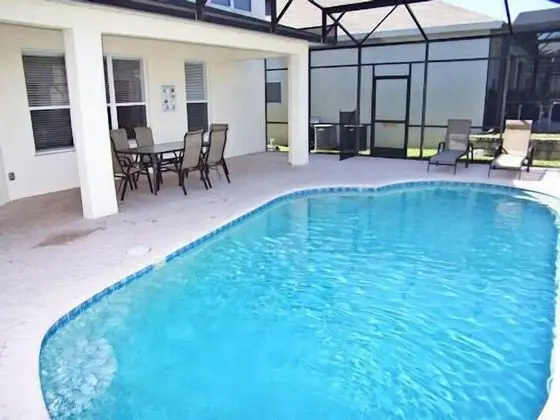 Ev (The Windsor Hills IHR 3076)