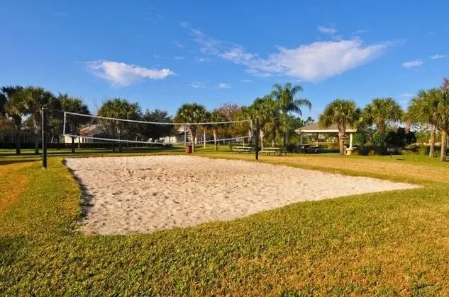 Ev (The Windsor Hills IHR 3076)