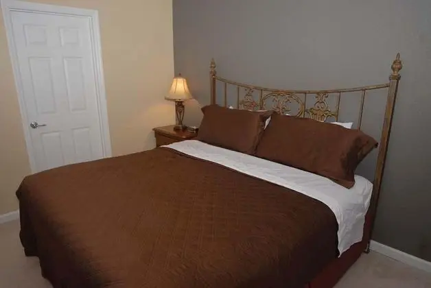 Ev (The Windsor Hills IHR 3077)