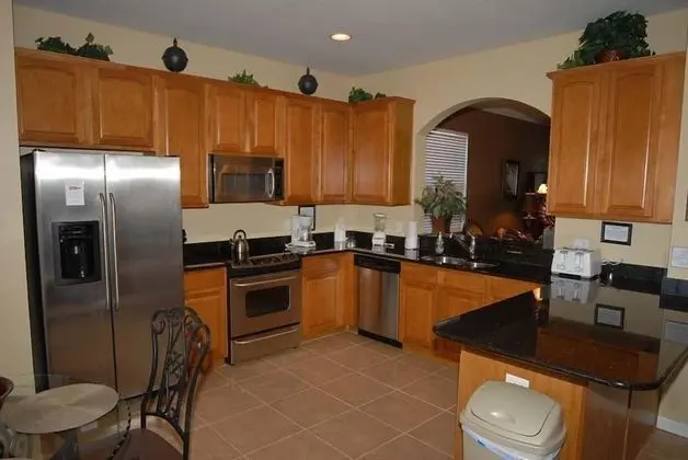 Ev (The Windsor Hills IHR 3077)