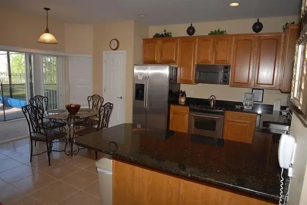 Ev (The Windsor Hills IHR 3077)