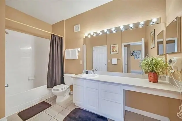 Daire (2784 Windsor Hills)