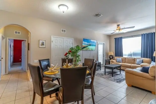 Daire (2784 Windsor Hills)