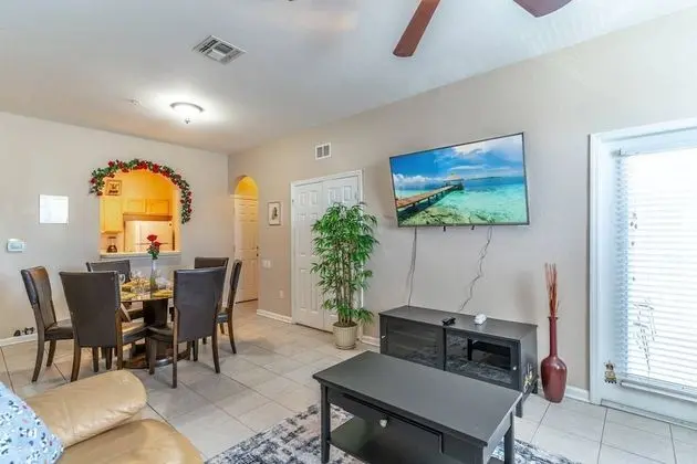 Daire (2784 Windsor Hills)