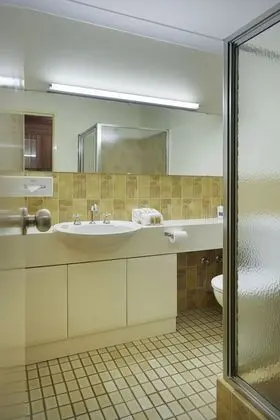 Üç Kişilik Oda