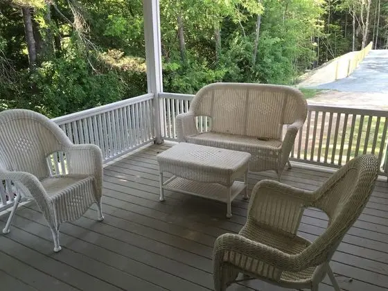 Woodrow Wilson Suite, 1 King Bed, Petite claw foot tub, Fireplace, Private porch, Library Access
