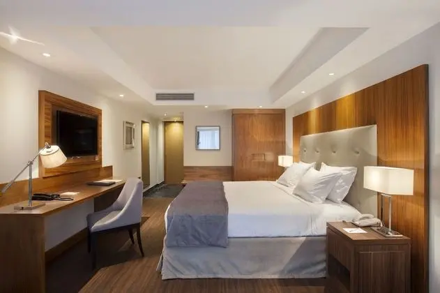 Superior Executivo com Cama Casal