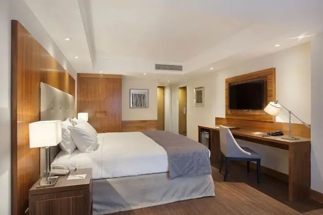 Superior Executivo com Cama Casal