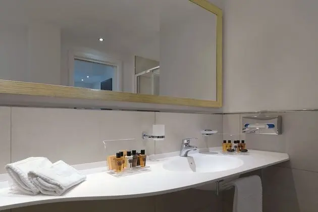 Deluxe Tek Büyük veya İki Ayrı Yataklı Oda