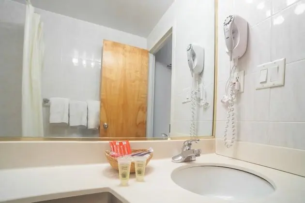 Üç Kişilik Oda, Sigara İçilmez, Özel Banyo