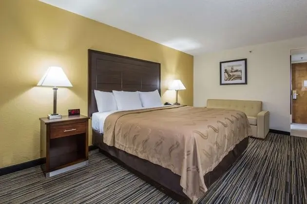 Oda, 1 En Büyük (King) Boy Yatak, Engellilere Uygun, Sigara İçilmez