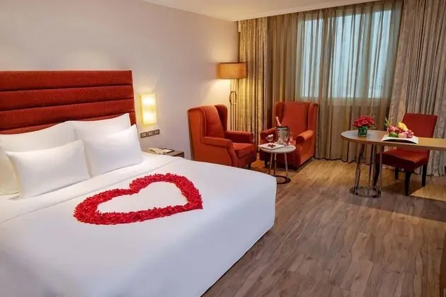 Club Tek Büyük Yataklı Oda, Şehir Manzaralı