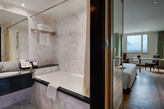 Deluxe Tek Büyük veya İki Ayrı Yataklı Oda, Şehir Manzaralı