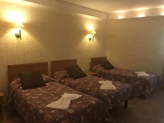Üç Kişilik Oda