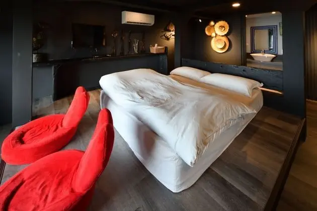 Comfort Tek Büyük Yataklı Oda