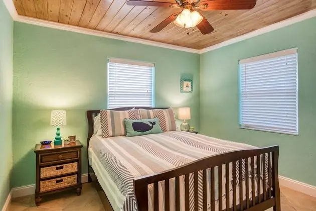 Ev (Windswept Beach House)