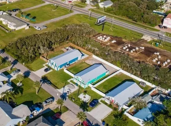 Ev (Windswept Beach House)