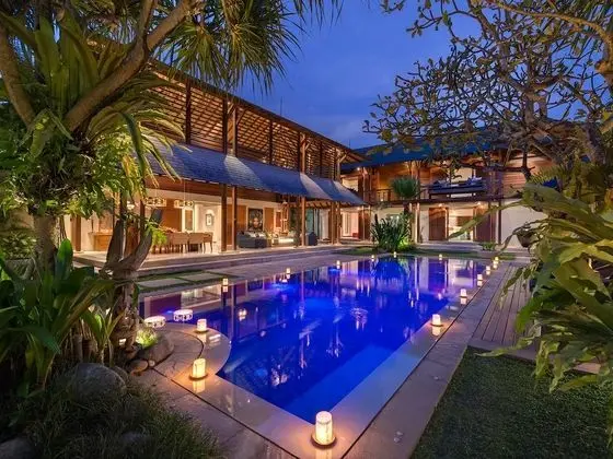 Villa (Windu Sari)