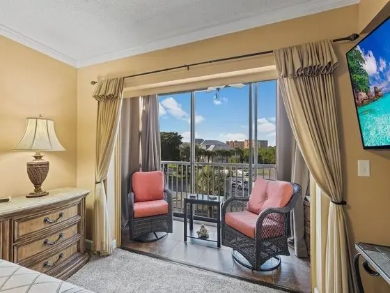Daire (Windward Point 212)