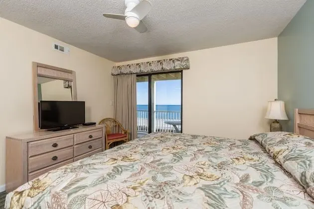 3 Bedroom, 3 Bathroom, Oceanfront Condo