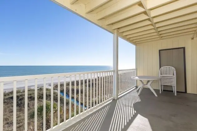 3 Bedroom, 3 Bathroom, Oceanfront Condo