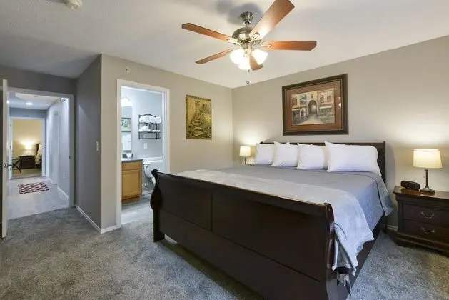 Daire (Wine Cellar - Walk-out - REMODELED - )