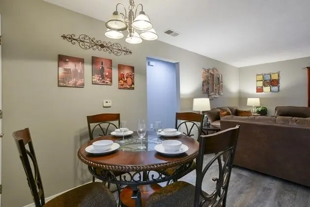 Daire (Wine Cellar - Walk-out - REMODELED - )