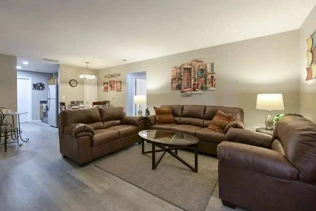Daire (Wine Cellar - Walk-out - REMODELED - )