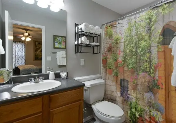 Daire (Wine Cellar - Walk-out - REMODELED - )