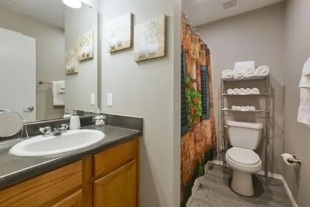 Daire (Wine Cellar - Walk-out - REMODELED - )