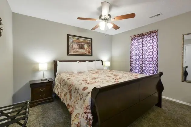 Daire (Wine Cellar - Walk-out - REMODELED - )