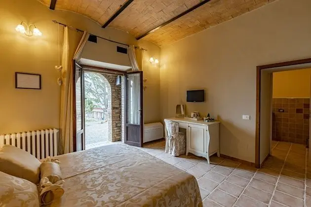 Deluxe Tek Büyük Yataklı Oda, Özel Banyo, Bahçe Manzaralı