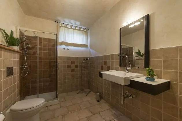 Deluxe Tek Büyük Yataklı Oda, Özel Banyo, Bahçe Manzaralı