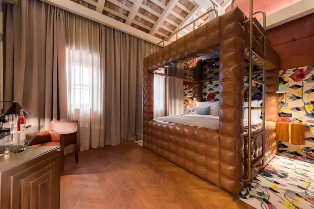DELUXE PLUS ROOM