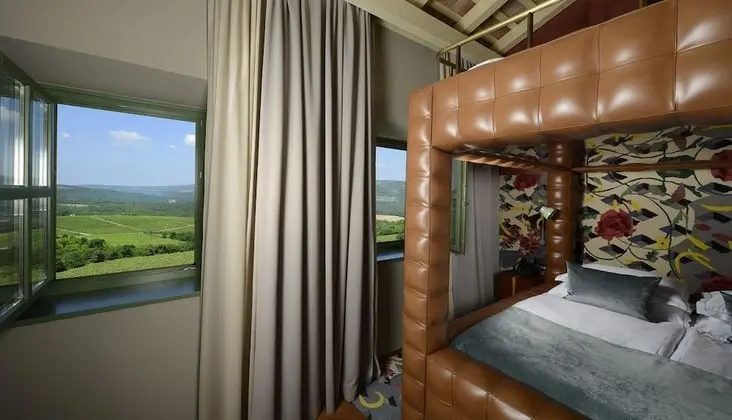 DELUXE PLUS VALLEY VIEW