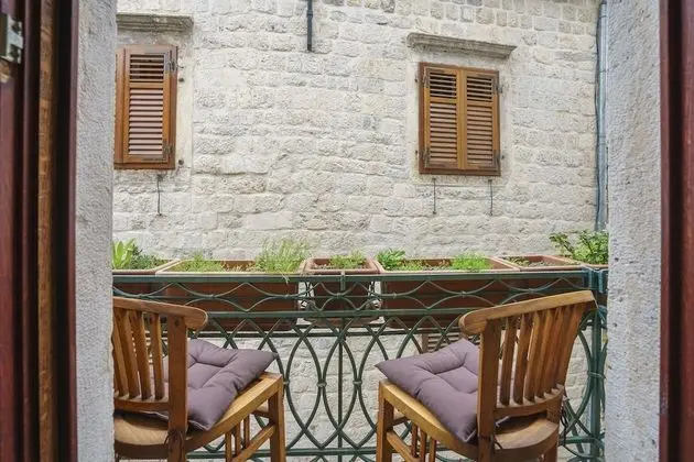 Stüdyo, Balkon