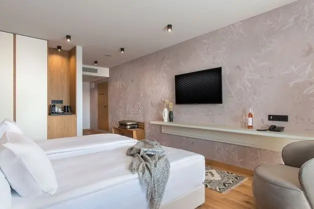 Deluxe Tek Büyük Yataklı Oda (Garden House - Annex)