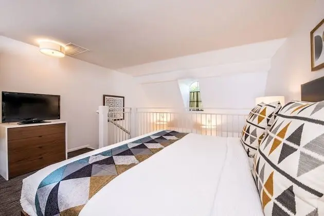 Çatı Katı (Loft)