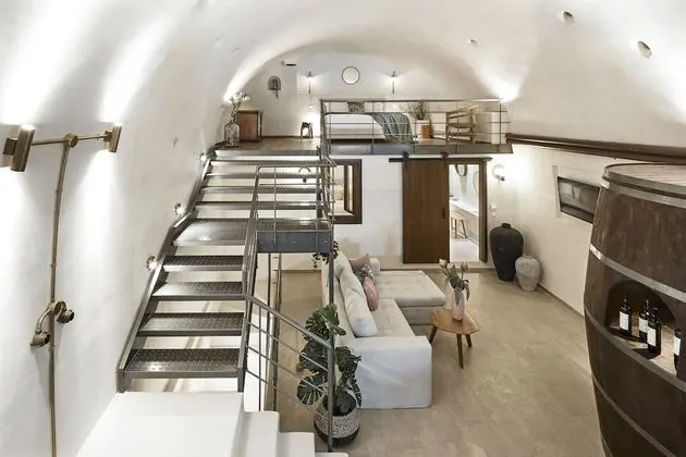 King suite with indoor plunge pool