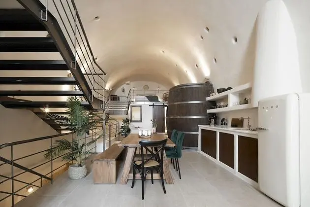 King suite with indoor plunge pool