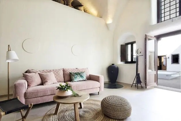 King suite with indoor plunge pool