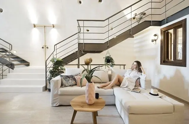 King suite with indoor plunge pool
