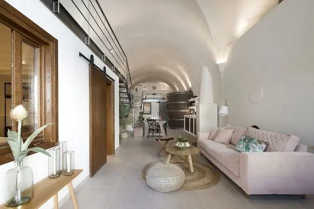 King suite with indoor plunge pool