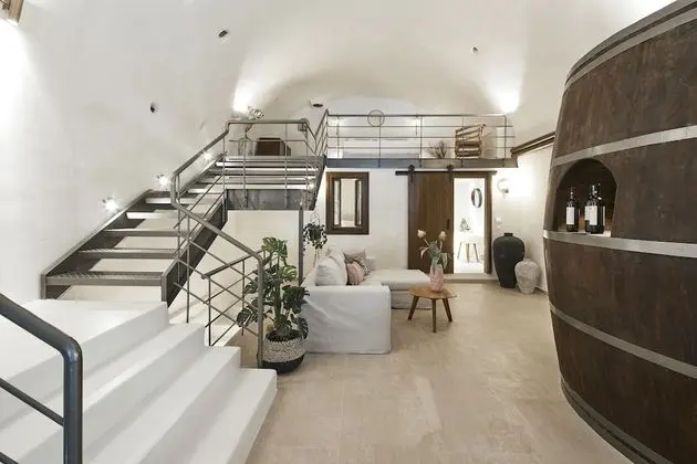 King suite with indoor plunge pool