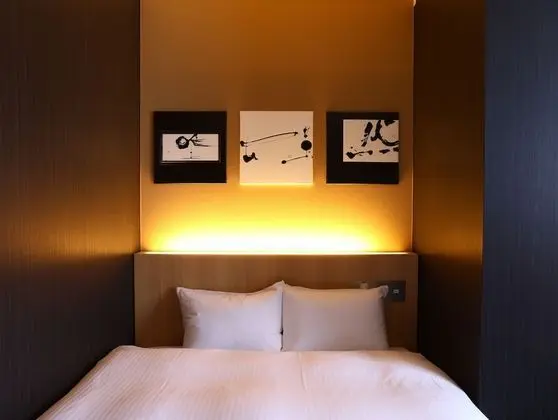 Oda (Queen Bed)